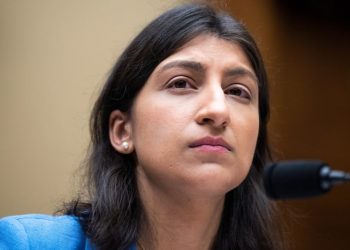 FTC bans fake online reviews, inflated social media influence; rule takes effect in October