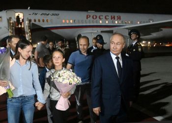 Children of undercover Russian spy couple only learned their nationality on flight to Moscow