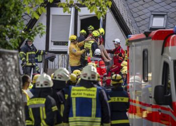 One dead and several injured after hotel collapses in Germany