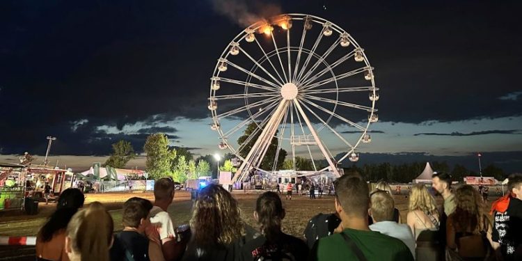Ferris wheel catches fire at music festival in Germany