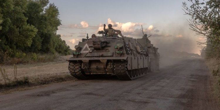 Quit dating apps, Russia tells border region citizens over security fears