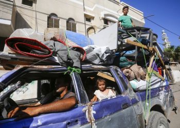 Thousands fleeing parts of southern Gaza after Israeli military reissues evacuation order