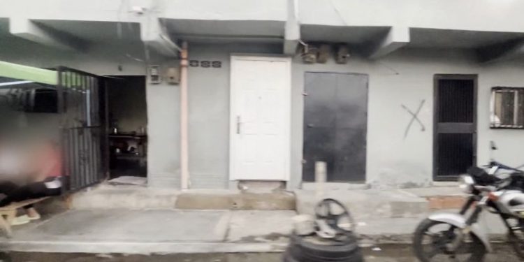 A black X is appearing on the doors of Maduro opponents in Venezuela