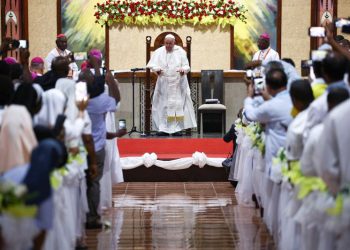 Pope Francis concludes first day in Papua New Guinea with focus on serving marginalized communities