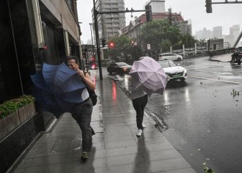 Shanghai slammed by Typhoon Bebinca, strongest storm to hit in seven decades