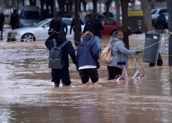 Flash floods kill 51 in southeast Spain, rescuers say