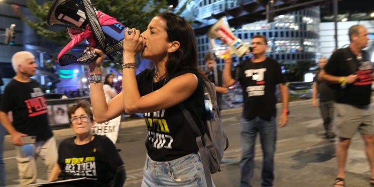 After Sinwar’s killing, Israelis call on Netanyahu to seize the moment and strike a deal with Hamas