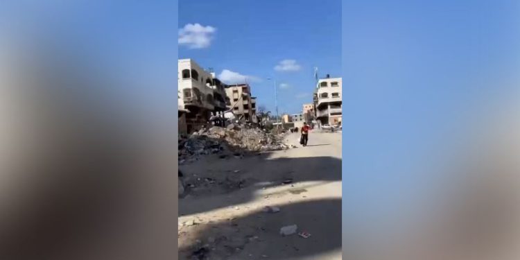 Palestinians evacuating northern Gaza say they are being shot at by Israeli military