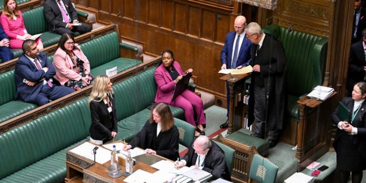 UK lawmakers vote in support of assisted dying