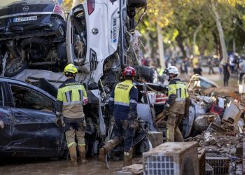 Furious residents in Spain’s Valencia feel abandoned after historic floods with more rain on the way