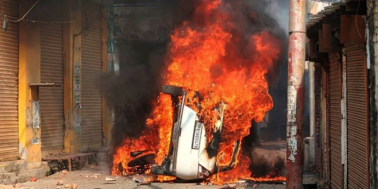 Mosque survey sparks deadly clashes in northern India