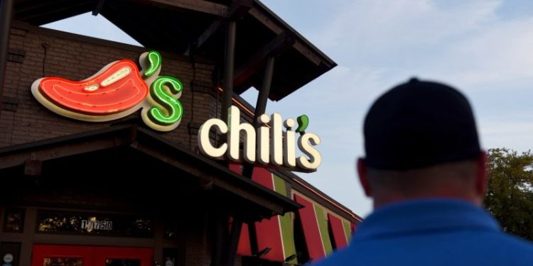 From Chili’s to burger chains, here are the restaurant industry winners and losers in 2024