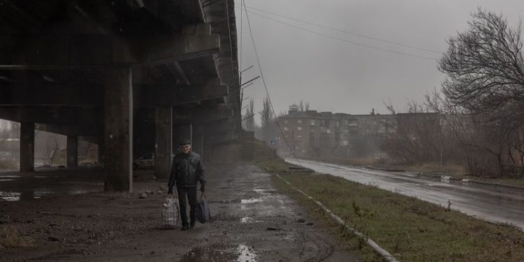 Russian forces less than 2 miles from key Ukrainian city of Pokrovsk