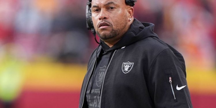 Las Vegas Raiders fire first-year head coach Antonio Pierce