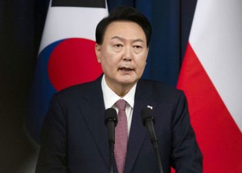 Investigators arrive at South Korean president’s residence to carry out arrest warrant
