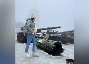 ‘It’s like a constant gamble:’ Ukrainian couple await birth of twins in wartime Kyiv