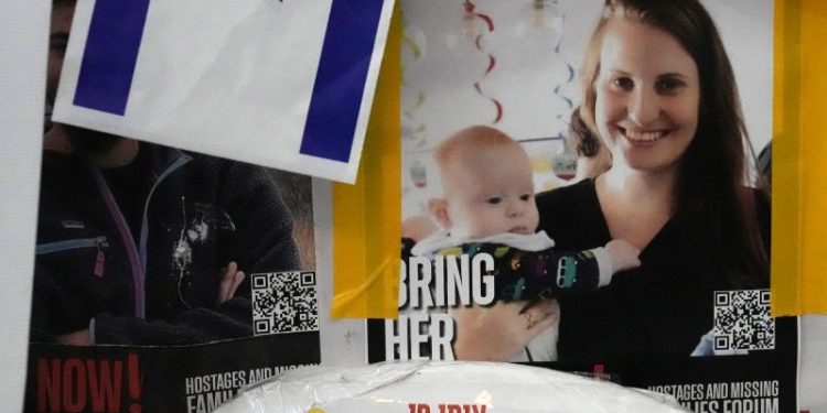 Israel preparing to receive coffin said to contain remains of Shiri Bibas