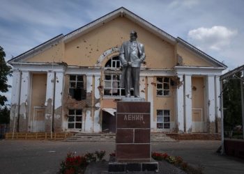 Ukraine loses grip on key Russian territory, as Trump says peace ‘is up to Russia now’