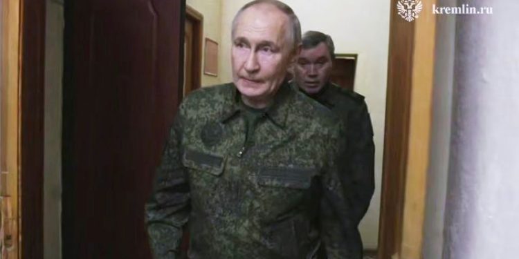 Zelensky says ‘no encirclement’ of Ukrainian troops in Russia’s Kursk region, accusing Putin of lying