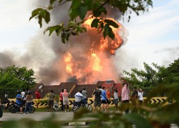 Burst gas pipe sparks colossal fire in Malaysia