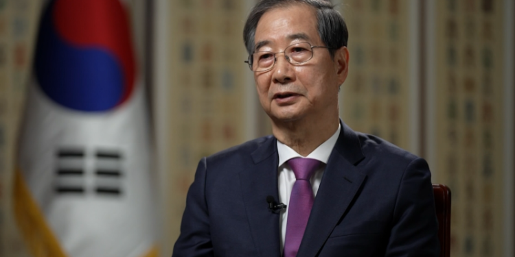 CNN Exclusive: This Asian leader is taking a very different approach from China over Trump’s tariff war