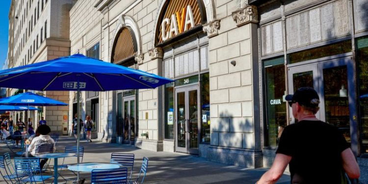 Cava revenue beats estimates as Mediterranean chain reports double-digit same-store sales growth