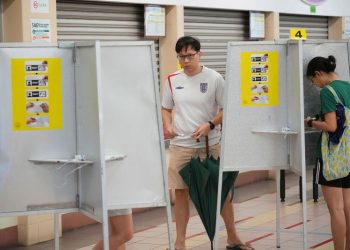 Singapore votes in test of ruling party’s monopoly