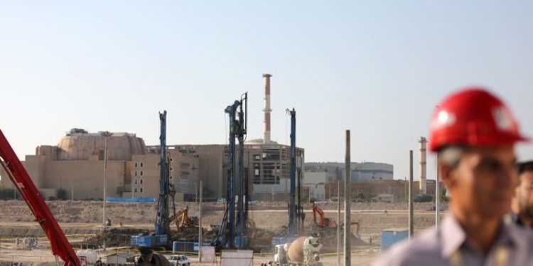 Iran warns US nuclear talks will fail if enrichment demand stands