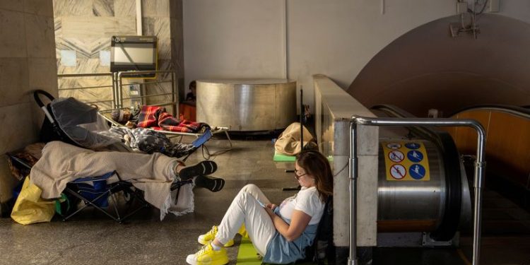 Russia strikes Kyiv and Odesa with aerial attacks, at least two people wounded, officials say