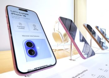 Apple looking to make ‘premium’-priced folding iPhones starting next year, analyst says