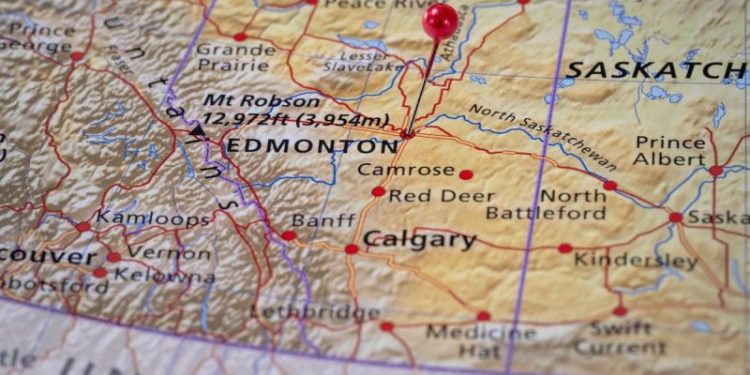 Canada-Alberta Pact: Boosting Oil Exports and Clean Energy